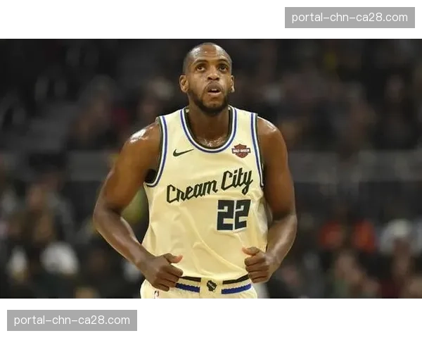 官方：雄鹿与老将克里斯·米德尔顿达成一份两年4000万美元的续约协议