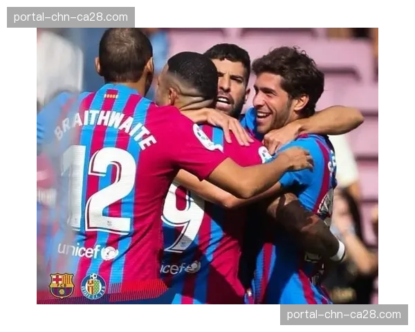 巴萨中场费尔明佩戴面部防护面具恢复训练，有望出战塞尔塔